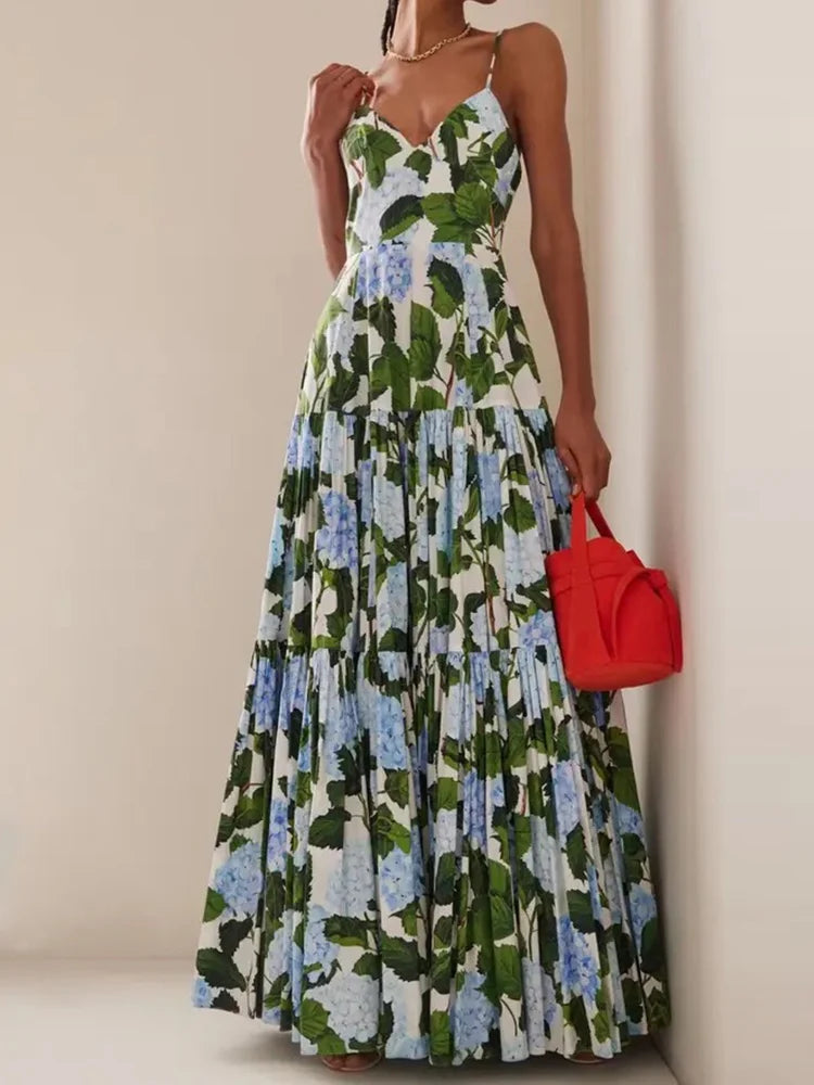High-quality V-neck suspender dress 2023 summer new green hydrangea printed beach dress high waist big swing holiday cake skirt.